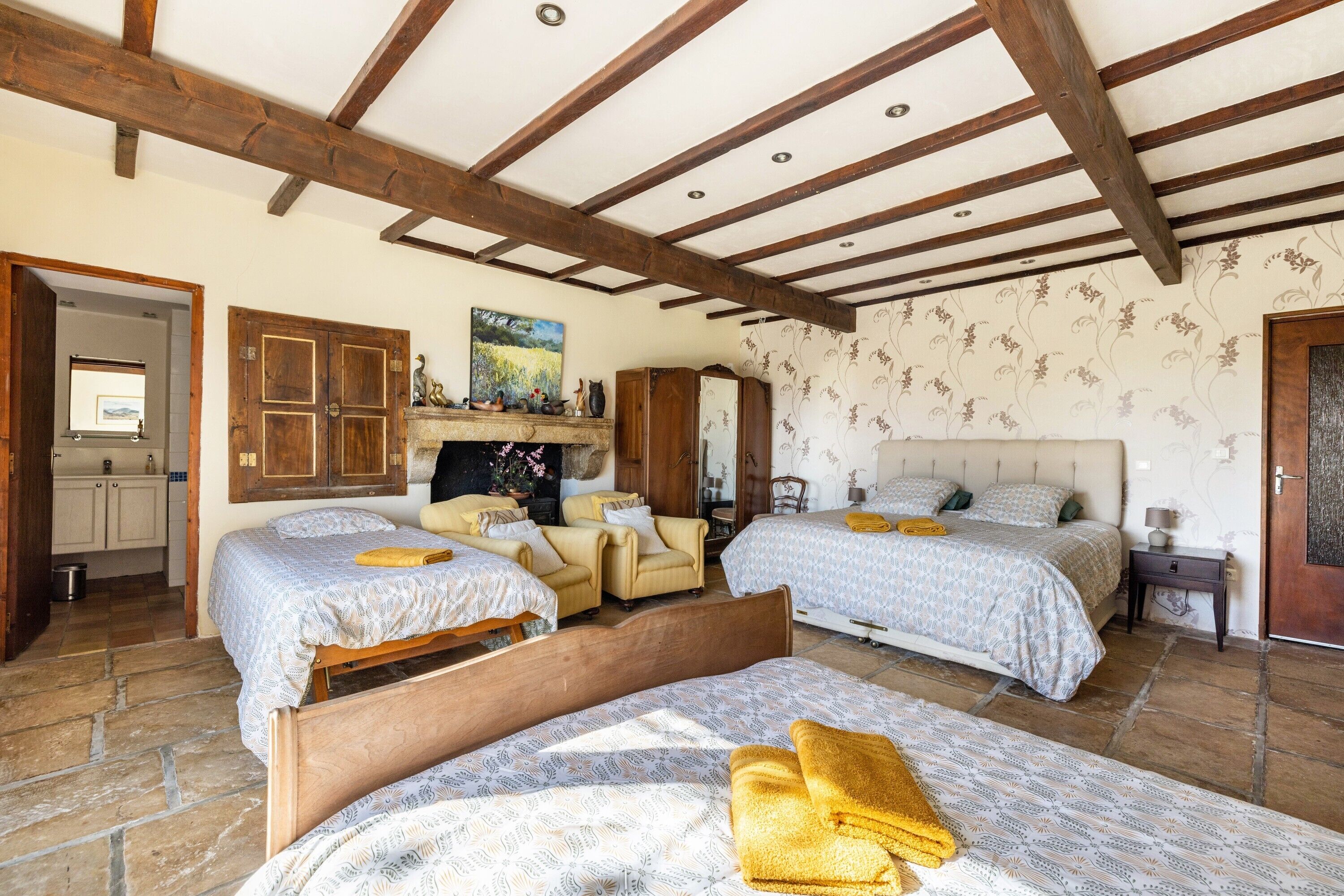 1 camera, Wi-Fi, lenzuola