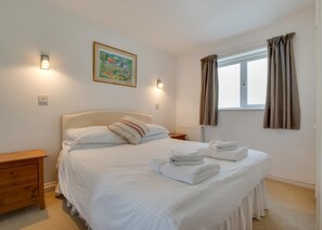 3 bedrooms, free WiFi, bed sheets - 3 Bed in Porthleven (oc-rosen) (Porthleven)