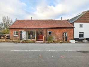 Exterior - 3 Bed in Edenbridge (oc-o34127) (Cowden)