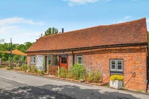 Exterior - 3 Bed in Edenbridge (oc-o34127) (Cowden)