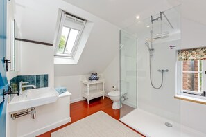 Towels - 3 Bed in Edenbridge (oc-o34127) (Cowden)