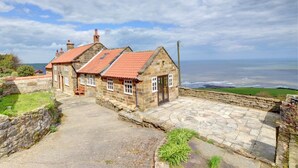 Exterior - 3 Bed in Scarborough (oc-sa004) (Ravenscar)