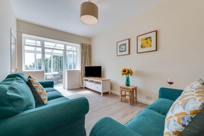 TV - 2 Bed in Alnwick (oc-nb1986) (Howick)