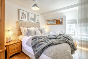 2 bedrooms, iron/ironing board, free WiFi, bed sheets - 2 Bed in Scarborough (oc-sa003) (Ravenscar)
