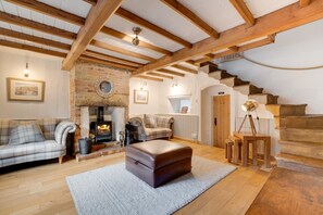 TV, fireplace - 2 Bed in Scarborough (oc-sa003) (Ravenscar)