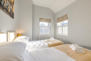 مكواة/لوح كي وواي فاي مجانًا وملاءات أسرّة