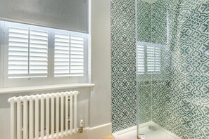 Hair dryer, towels - 2 Bed in Stoney Middleton (oc-b34247) (Stoney Middleton)