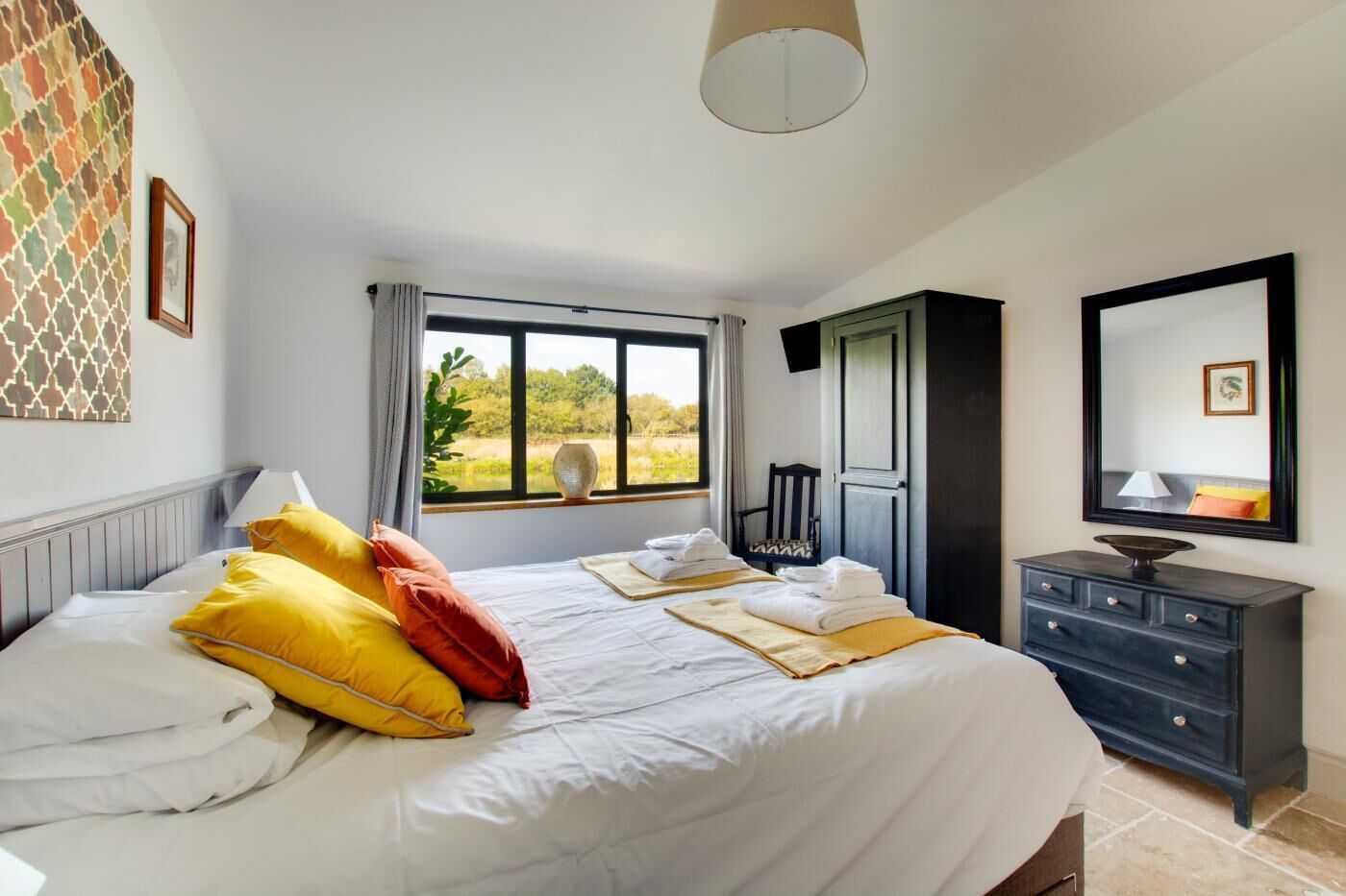 Fer et planche à repasser, Wi-Fi gratuit, draps fournis