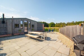 Outdoor dining - 5 Bed in Briston (oc-1875) (Briston)