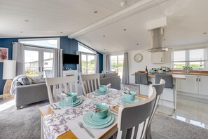 Dining - 2 Bed in Burnham Market (oc-2335) (Burnham Market)