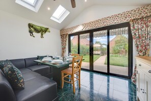 Interior - 3 Bed in Holt (oc-2280) (Holt)