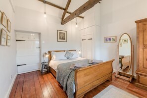 3 Schlafzimmer, Reisekinderbett, kostenloses WLAN, Bettwäsche