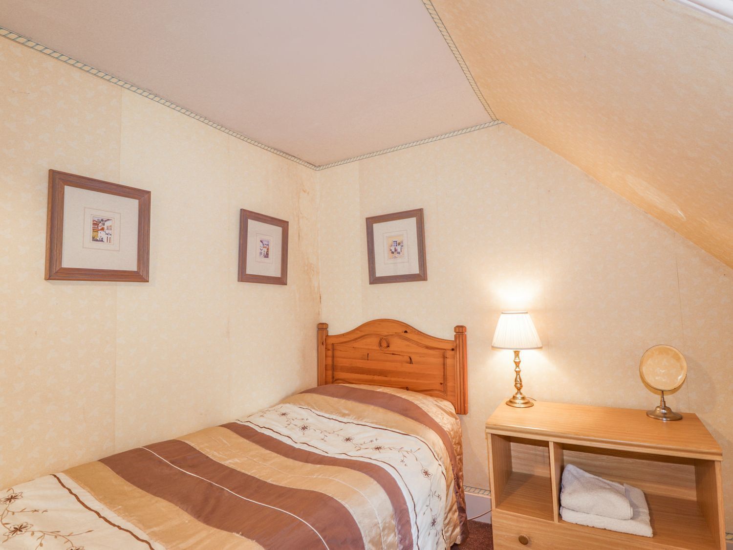 10 bedrooms, individually decorated, individually furnished, free WiFi