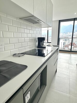 Microwave, stovetop - Business with a view near La Carolina (pichincha)