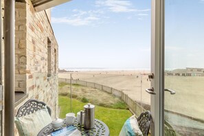Outdoor dining - 3 Bed in Perranporth (oc-p00692) (Perranporth)