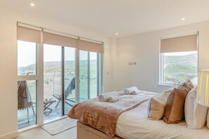 Iron/ironing board, travel cot, free WiFi, bed sheets - 3 Bed in Perranporth (oc-p00692) (Perranporth)