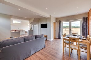 TV - 3 Bed in Shelland (oc-tcsg) (Shelland)