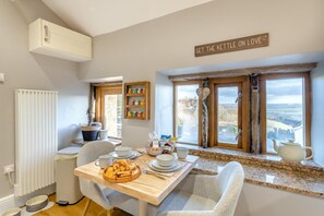 Dining - 1 Bed in Slaithwaite (oc-c34249) (Ripponden)