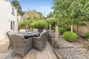 Outdoor dining - 4 Bed in Instow (oc-clevv) (Instow)