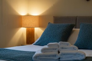 Iron/ironing board, travel cot, free WiFi, bed sheets - 1 Bed in Bellerby (oc-ds363) (Bellerby)