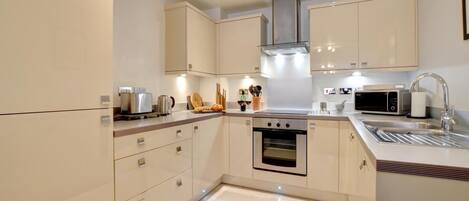 Micro-ondes, four, lave-vaisselle