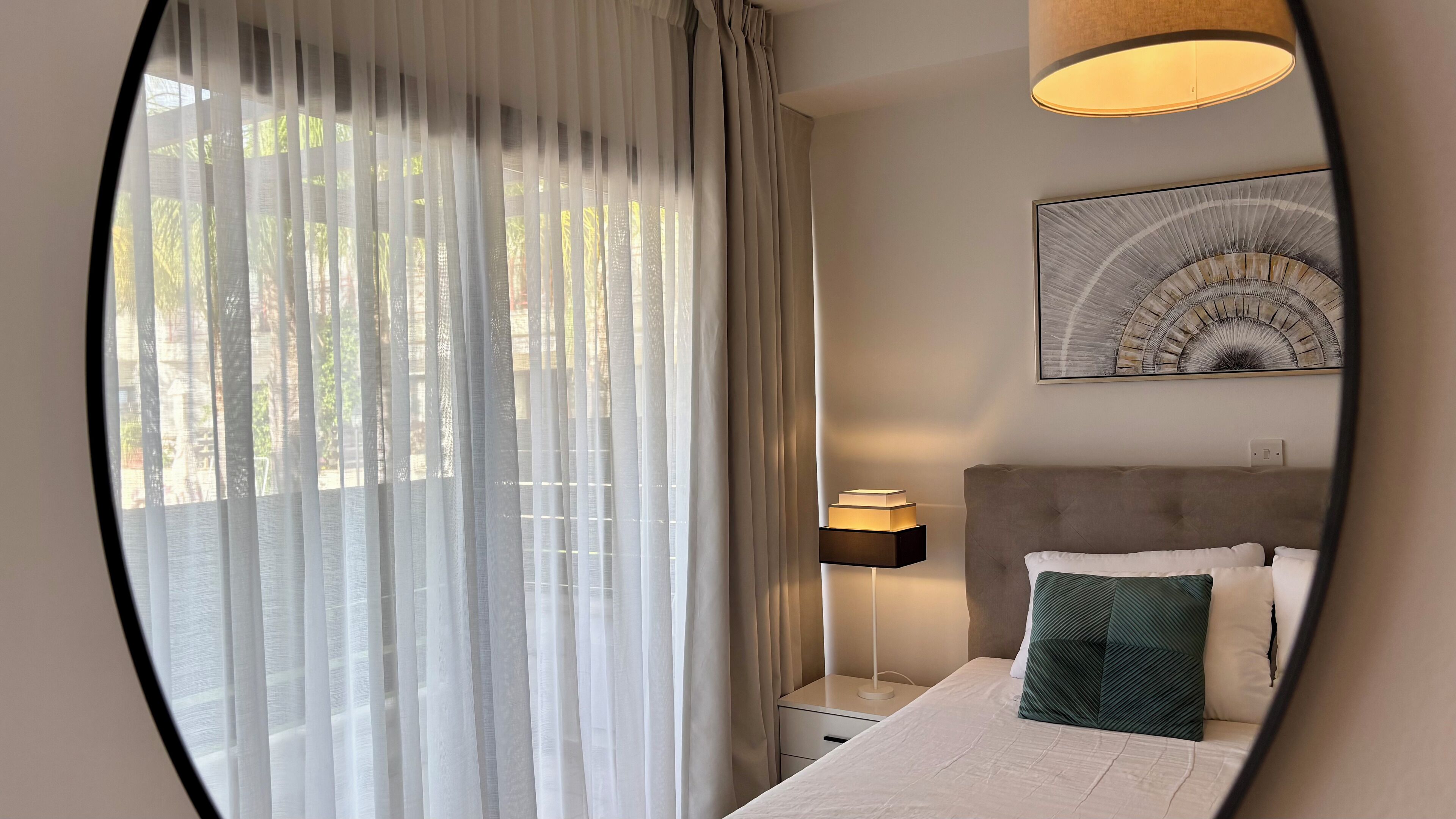 Superior Διαμέρισμα, Μπαλκόνι, Θέα στην Πισίνα | Χώρος εργασίας για λάπτοπ, κουρτίνες συσκότισης, σίδερο/σιδερώστρα 