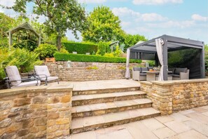 Terrace/patio - 5 Bed in Scalby (oc-sa871) (Scalby)