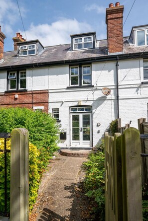 المنشأة من الخارج