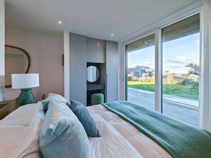 Iron/ironing board, travel crib, free WiFi, bed sheets - 3 Bed in Constantine Bay (oc-t34218) (Constantine Bay)