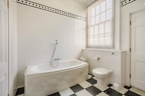 Bathroom - 2 Bed in Scarborough (oc-s016) (Scarborough)