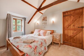 Bügeleisen/Bügelbrett, Reisekinderbett, kostenloses WLAN, Bettwäsche