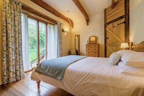 Iron/ironing board, travel cot, free WiFi, bed sheets - 4 Bed in Wadebridge (oc-t34227) (Saint Issey)