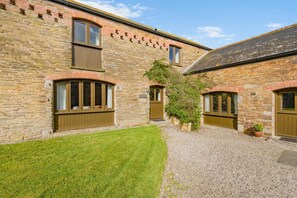 Exterior - 3 Bed in Wadebridge (oc-m34228) (Saint Issey)