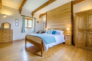 Iron/ironing board, free WiFi, bed sheets - 3 Bed in Wadebridge (oc-m34228) (Saint Issey)