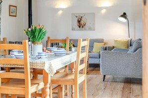 Dining - 2 Bed in Wadebridge (oc-t34229) (Saint Issey)
