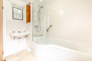 Towels - 4 Bed in St. Ives (oc-brhous) (St Ives)
