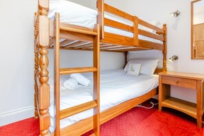 Iron/ironing board, travel crib, free WiFi, bed sheets - 4 Bed in St. Ives (oc-brhous) (St Ives)