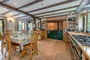 Micro-ondes, four, lave-vaisselle