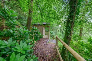 Property grounds - 2 Bed in Tresarrett (oc-b34255) (Blisland)