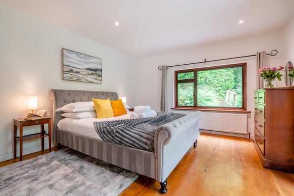 2 habitaciones, cuna de viaje, wifi gratis y ropa de cama 