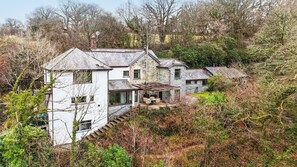 Exterior - 4 Bed in Tresarrett (oc-b34254) (Blisland)