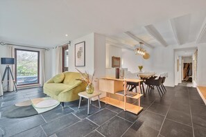 Fernseher, Kamin