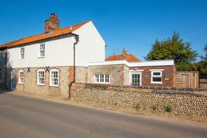Exterior - 2 Bed in Blakeney (oc-1889) (Blakeney)