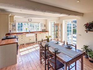 Dining - 4 Bed in Osmington (oc-l34027) (Osmington)
