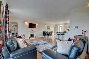 TV - 2 Bed in Ilfracombe (oc-sunviw) (Ilfracombe)