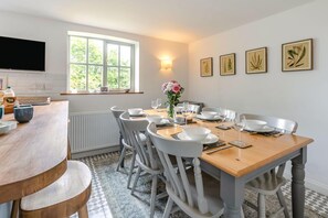 Dining - 4 Bed in Helford (oc-s34375) (Helford)