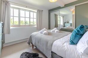 4 bedrooms, iron/ironing board, free WiFi, bed sheets - 4 Bed in Helford (oc-s34375) (Helford)