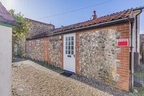 Exterior - 2 Bed in Sheringham (oc-2310) (Sheringham)