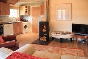 TV - 1 Bed in Debenham (oc-glah) (Debenham)