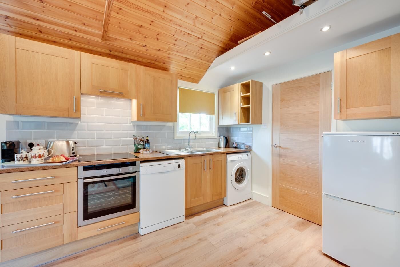 فرن، غسالة أطباق، مستلزمات طهي/أطباق/أوعية